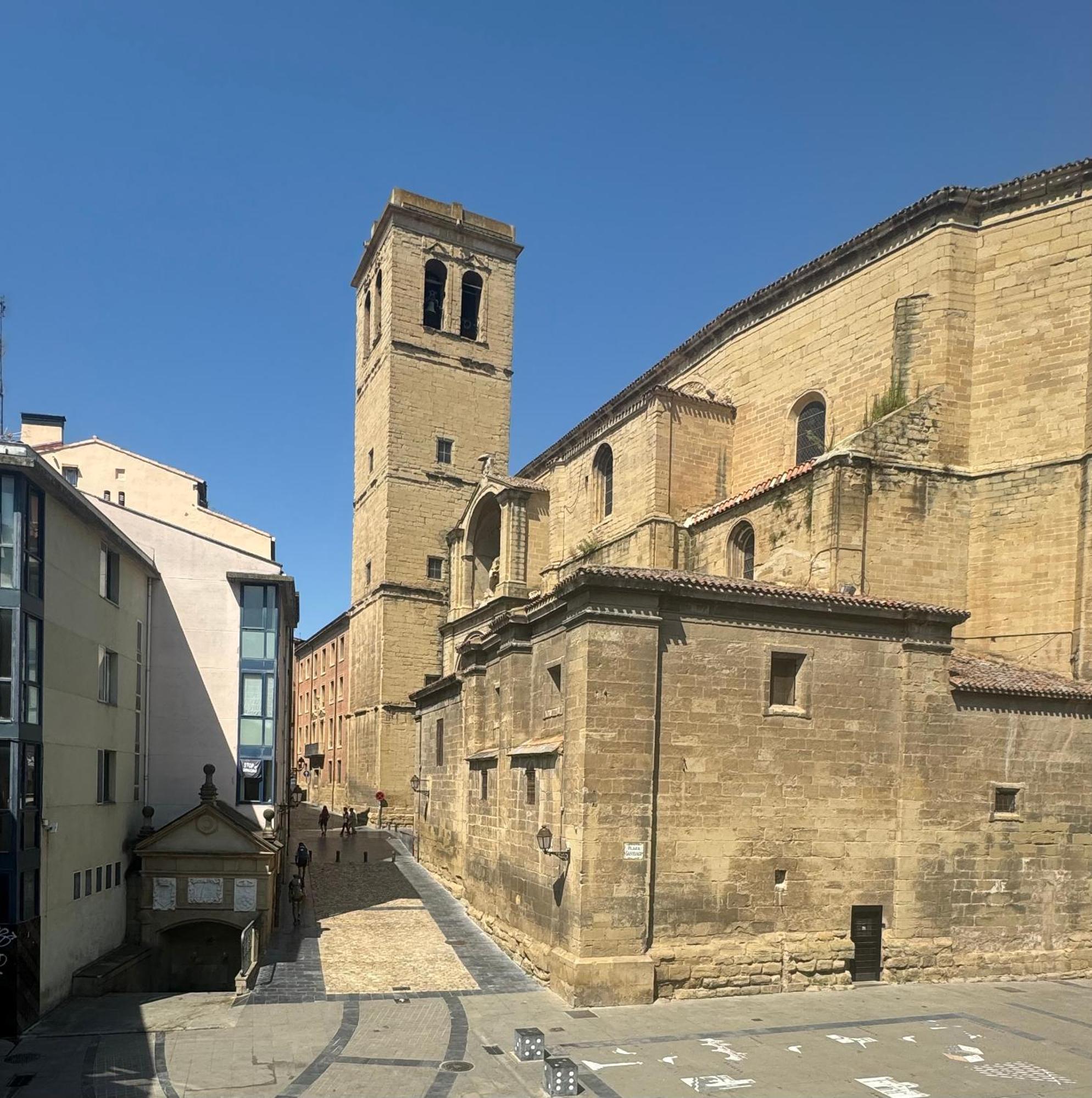 Santiago Tower Aire Ac Casco Antiguo By Apartamentos Logrono Luaran gambar